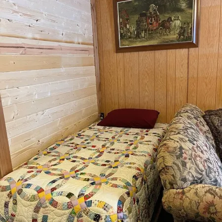 Terrific cottage with AC in Idaho City