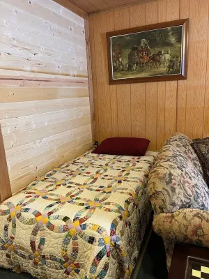 Terrific cottage with AC in Idaho City