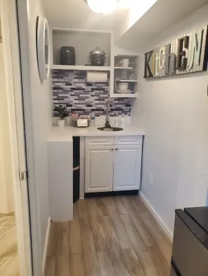 Private Guest Suite close to Hard Rock Stadium / Casino and the beaches Hotels in Miramar