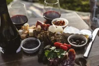 Stylish Coastal Hamptons home, 5 mins from Metung Village Hotels in Metung