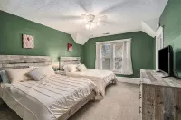 Renovated Victorian Home with Private Garden & Fire Pit!