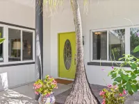 Fall in Love with This Gorgeous Pool Home Mins from Anna Maria! Pet Friendly! Hotels in West Bradenton