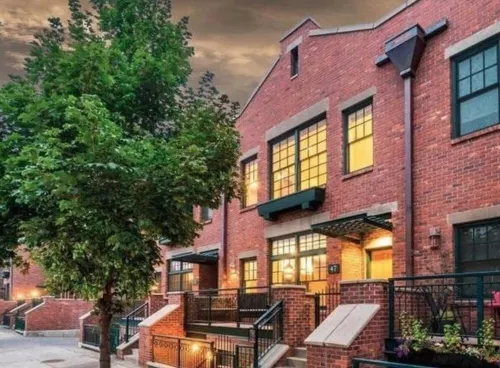 Brick Brownstone Living in the most desired neighborhood in Bend.