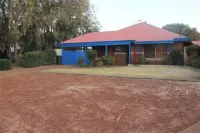 The Chilli Spot - Family Accommodation Beach-Side. Walk into to Town & Beach!