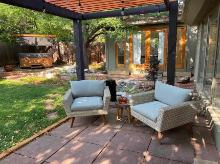 Gorgeous Modern Zen Retreat - 4Br Boulder Home w/ Hot Tub & Trails