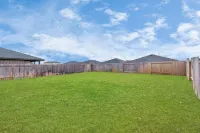 Rammies 3 bedroom Home W/Pool Access Hotels near Cinco Ranch II Pavillion and Park at Spring Lake