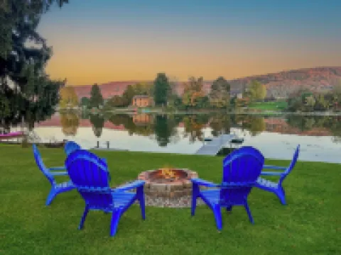 Lakefront Cottage on Little York Lake - Kayaks, Firepit and Ski Song Mtn 8 Min