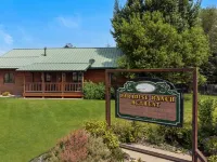 Moose Horn Lodge- A Clean Cabin for Families, Wedding Goers & Montana Adventures