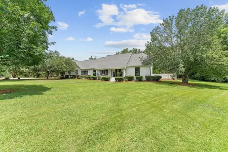 The Gathering House , large pool retreat for families, friends & pre-bridal fun