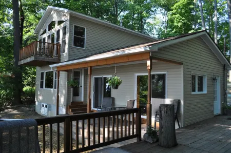 Simply Irresistible Cayuga Waterfront Lakehouse  Near Colleges