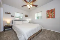 "World Traveler's Tucson Oasis: Cozy Desert Retreat" All the confort you need Hotels near SEPHORA