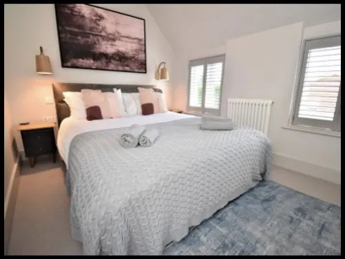 SpringCottage  in the Cotswolds lovingly restored period property & pet friendly