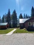 A cozy, affordable studio cabin close to Glacier Park, Flathead Lake  and more! - Alppimaja
