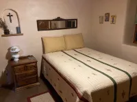 La Lomita, Quiet Hide-Away, Big Sky, Northern NM Food, Spa, Ski, Hike, Raft