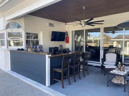 Relax by the Gulf Coast, just 8 mins from Gulfport Beach Отели рядом с достопримечательностью «Long Beach Yacht Club»