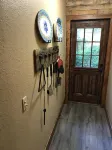 Historic Main St Wooded Bluff & Large Private Deck Luxury Lodging for Up to 6 - 4-Star