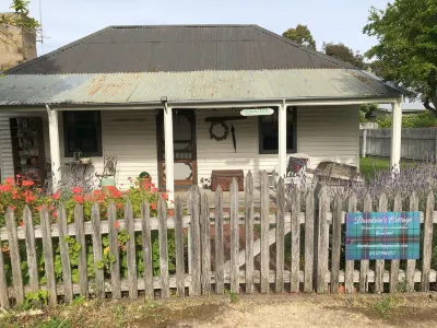 Davidson's Cottage Penola: Open fire, AC, Wifi, SMART TV, Garden Pet Friendly