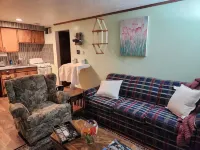 Relaxing, Peaceful 1-bedroom Pet- Friendly Apartment