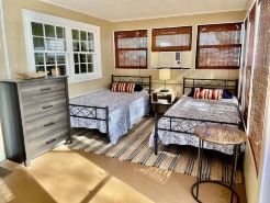 Lake Front Cottage, Private Boat Ramp & Dock, Kayaks, Arcade Games, Ping Pong
