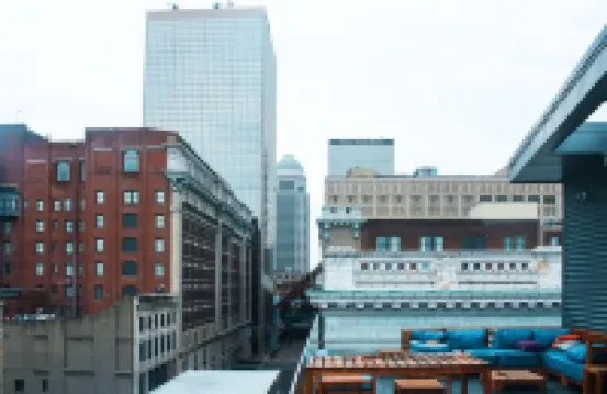 Luxurious Spacious Apartment in the Heart of Downtown! King Bed, Gym, Pool!