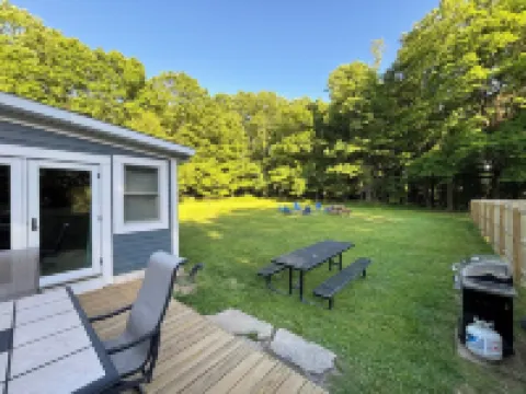 Rustic Family Retreat Getaway Pet friendly.