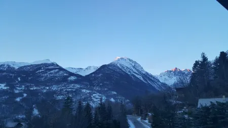 Studio Vallouise, Puy saint vincent, Pelvoux, Les Écrins. Magnificent view