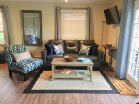 Walk to Town +  Trail - Cozy Studio Retreat