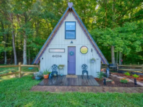 Tiny House at Wishing Creek Hotels in Vance County