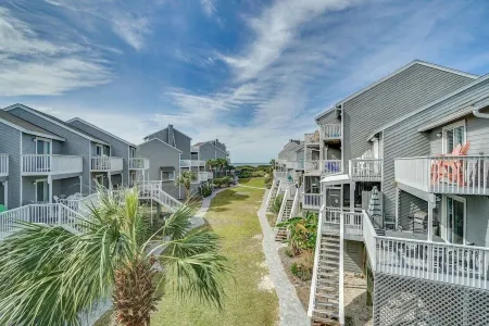 Take A Paws-Gulf View, Screen Porch, 1 min to beach, Water Filter, Hi Speed Wifi