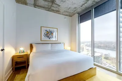 Austin Downtown Condo - 1BR Lakeview 23rd-floor
