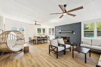 Private Pool~King Beds~Fire Pit~Sunroom~Near Charleston
