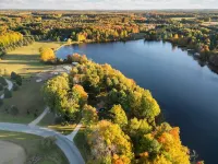 Lakefront Spacious Cottage with Sandy Beach, Kayaks and Games! Hotels in Chester Township