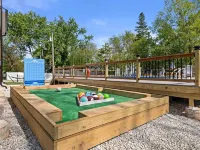 Luxury Lake Geneva House, Heated Pool, 2 Hot Tubs, Sauna, Fire Pit, Photo Zone Hotels in Como