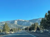 New Cozy Home w/ Mountain View