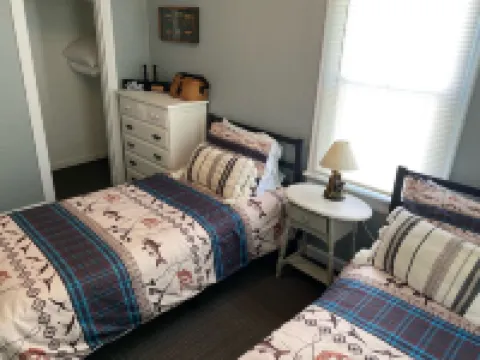 Cozy Bungalow Hotels in Laclede County