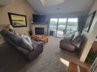 Quiet Cove! Beautiful Views of State Park!  Close to Everything is Osage!