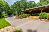 The Falls at Whitetail Ranch - Intimate Retreat 칼혼-고든 카운티 도서관 주변 호텔