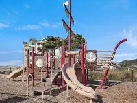 Beachwood Bungalow in Downtown Rockaway Beach