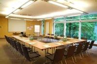 Fletcher Waldhotel Nordrhein-Westfalen فنادق في Velbert