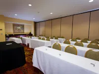 Hampton Inn & Suites Sacramento-Cal Expo Các khách sạn gần Khu thương mại hội chợ Arden