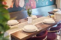 Omaha Oasis! Pool, Hot Tub, Mini Golf, Bar, Games Hotels in Douglas County