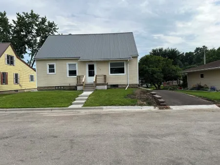 Lots of charm and only blocks away from the Root River and Bike trails