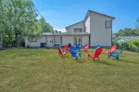 Modern Base - Lackland Delight Hotels near USAF Airman Heritage Training Complex, JBSA-Lackland, TX