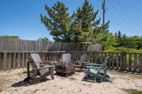 5 minute walk to ocean with opt heated pool, hot tub,game rm & tons of amenities