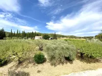 There is the sun, the countryside and the sea... Hotels in Martigues