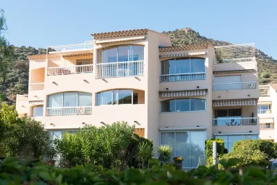 T2 Le Lavandou vue mer 500 Mètres Plage , Climatisation , Parking Privé