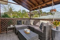Charming Spacious Victorian Garden Oasis in the heart of Marin, Gate, Deck, BBQ