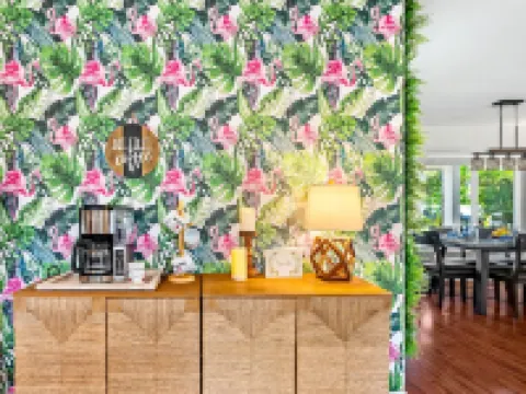 NEW 3Bed by the Beach- Game Room - Pool - Outdoor TV Hotels in Lighthouse Point