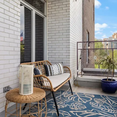 Luxury Mid-century Condo, Cozy & Fully Remodeled. Stocked with Many Extras!