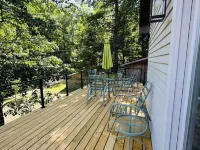 Newly Listed Lake House! Sleeps up to 12. Large sandy beach & swim area